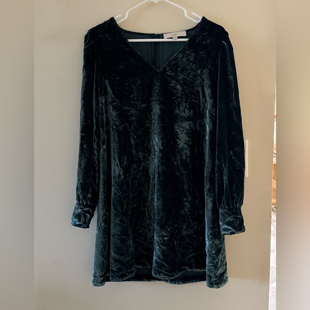 {Loft}-Size: S-Green V Neck Long Sleeve Velvet Shift Dress - Picture 2 of 7